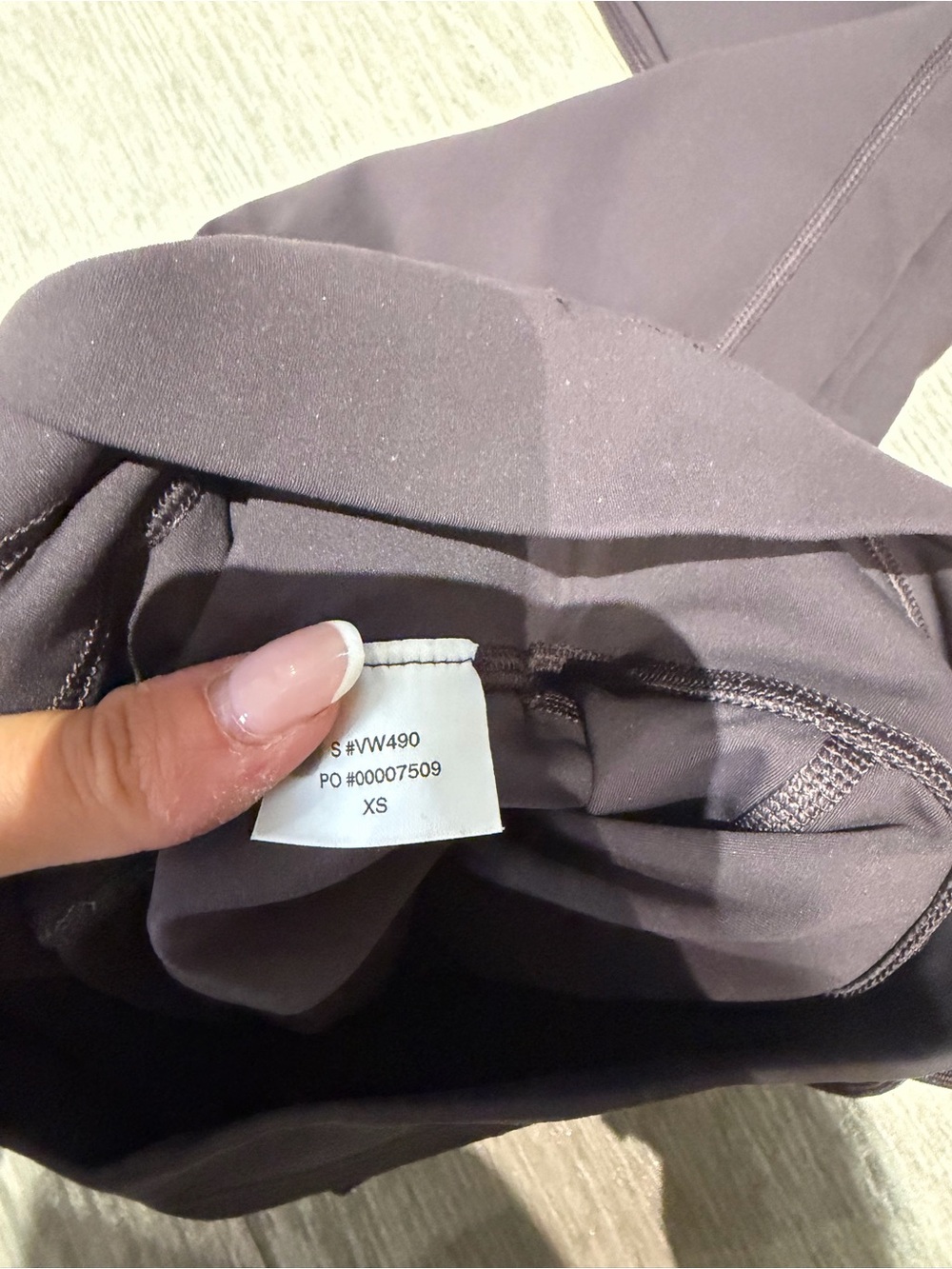 Vuori High-Waist Sangria Active Leggings with Drawstring - Picture 7 of 7